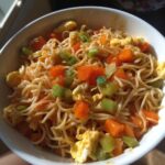 Nudler med grønnsaker og egg